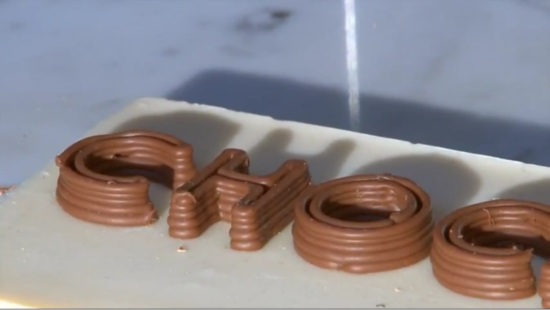 Надпись шоколад - Принтер шоколада
